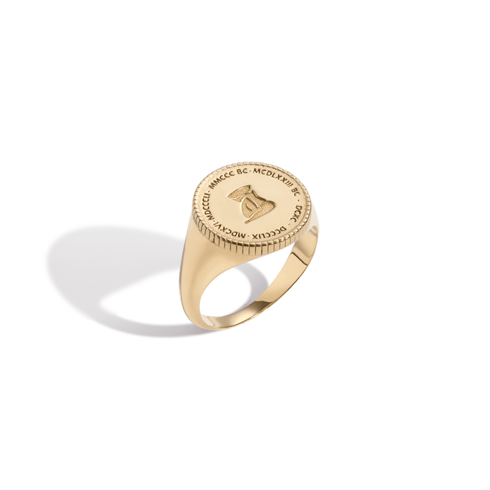 Femme Gold Signet Ring