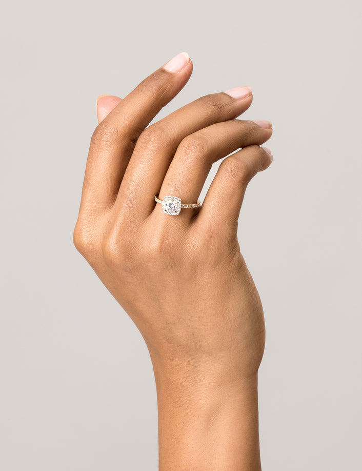 Pavé Round Halo Diamond Ring